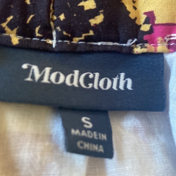 Modcloth Cityscape purple and burgundy building print skirt - Picture 5 of 6